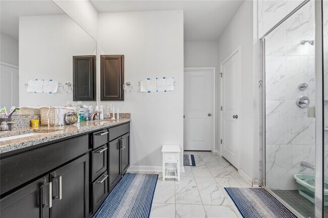 Building Photo - 317 Barton Oak Trl