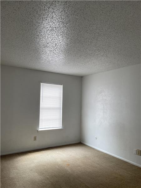 Building Photo - 2800 Victory Dr