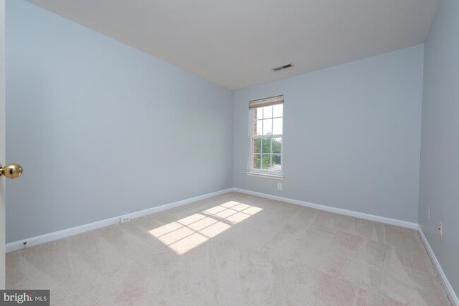 Building Photo - 42724 Rolling Rock Square