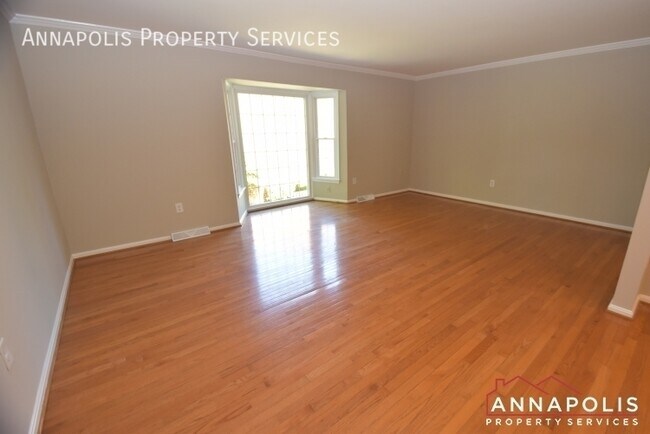 Building Photo - 1650 Albermarle Dr
