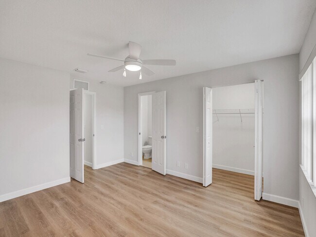 Building Photo - 8503 NW 35th Ct