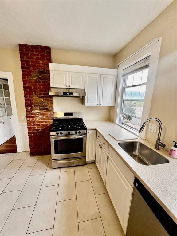 Primary Photo - 81 Playstead Rd