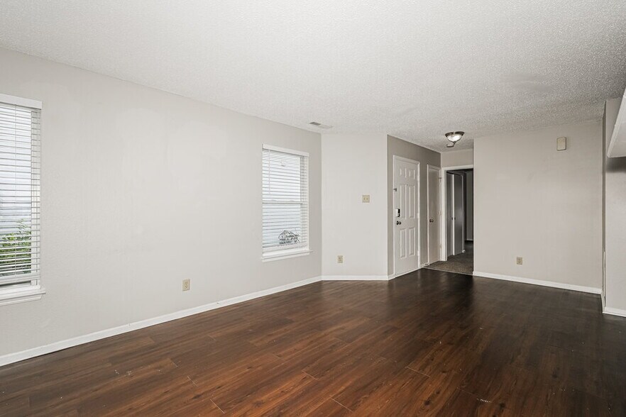 Building Photo - 3015 Redland Ln