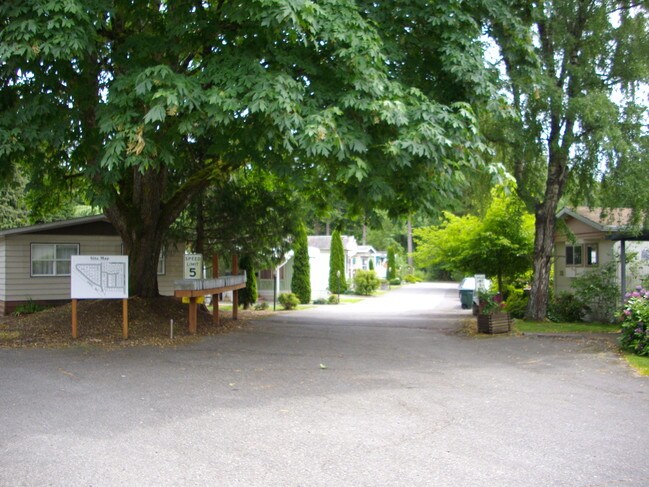Primary Photo - Cresthaven Mobile Home Park