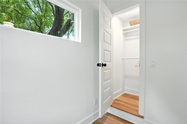 Building Photo - 1597 Glenwood Ave SE