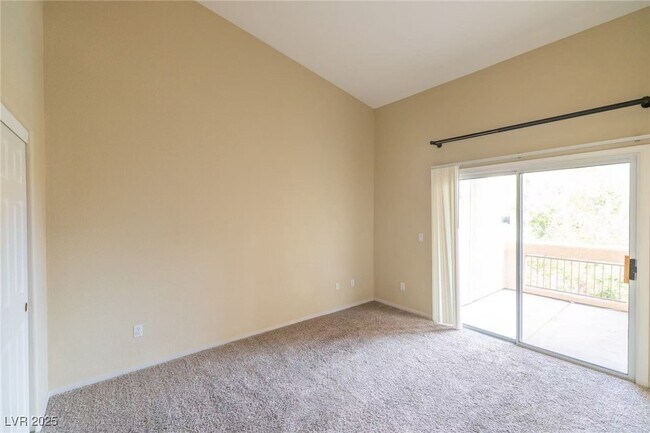 Building Photo - 900 Heavenly Hill Ct