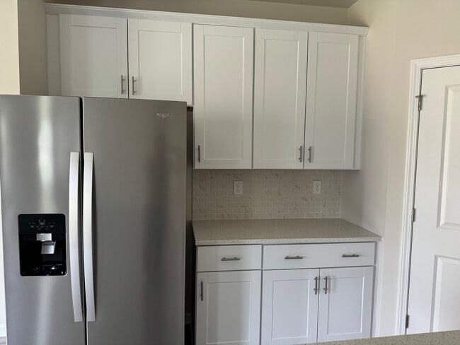 Building Photo - 15 Warwick Ct