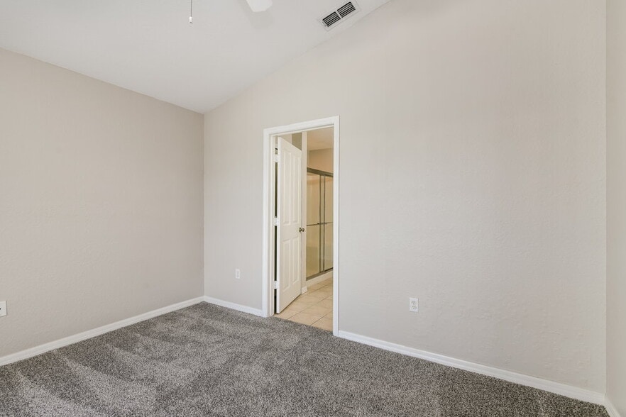 Building Photo - 17305 Woodcrest Way