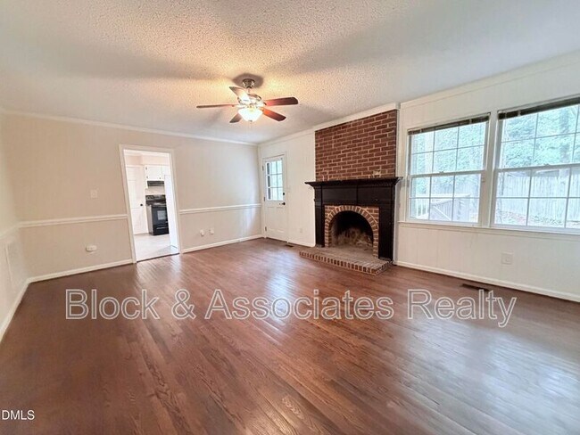 Building Photo - 200 Coachman Dr