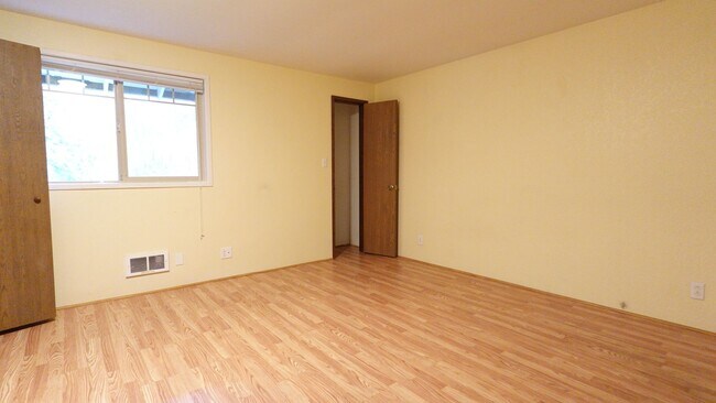 Building Photo - Hajek