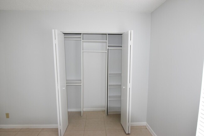 Building Photo - 6300 La Costa Dr