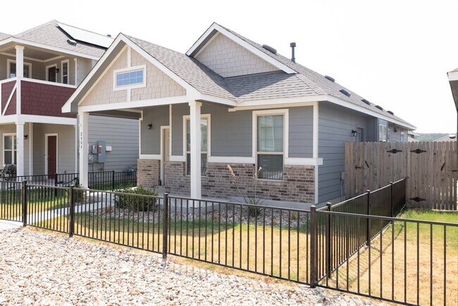 Building Photo - 2809 Seneca Path