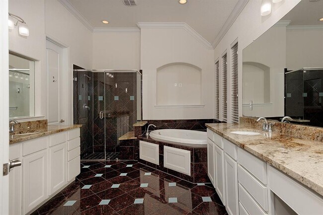 Building Photo - 46 Caprice Bend Pl