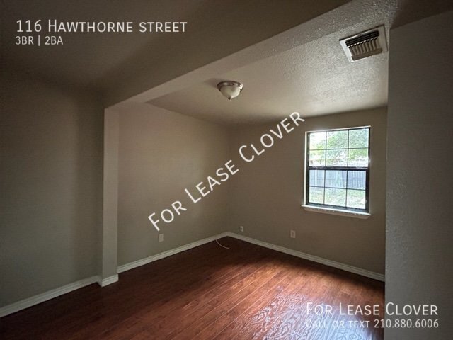 Building Photo - 116 Hawthorne St