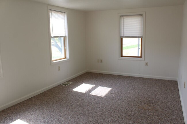 Building Photo - Single Family Home
