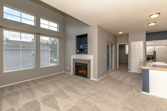 Building Photo - Low Maintenance Living 2 Bedroom Condo, Du...
