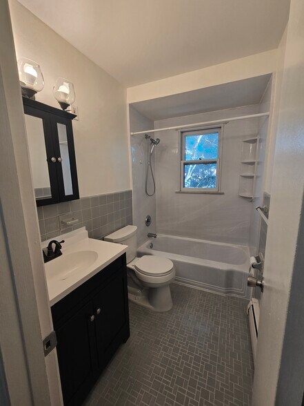 Bathroom - 364 Westwood Ave