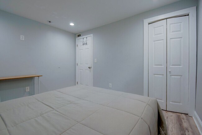 Building Photo - 1055 Peeples St SW