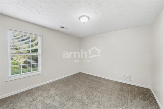 Building Photo - 282 Rockingham Dr