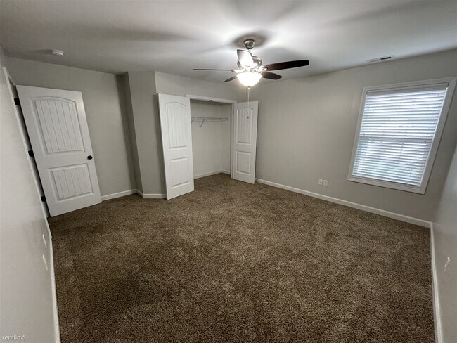 Building Photo - 5 br, 4 bath House - 14 Marquis Drive