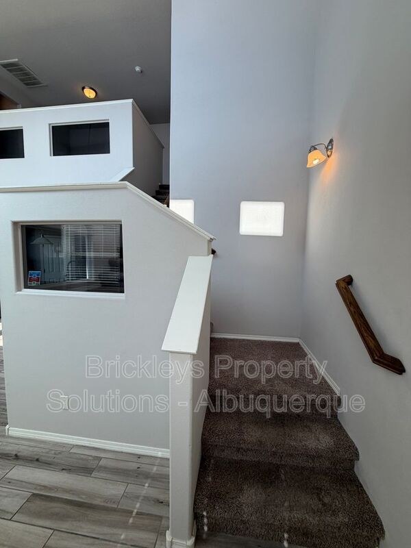 Building Photo - 7420 Tangerine Ct NE
