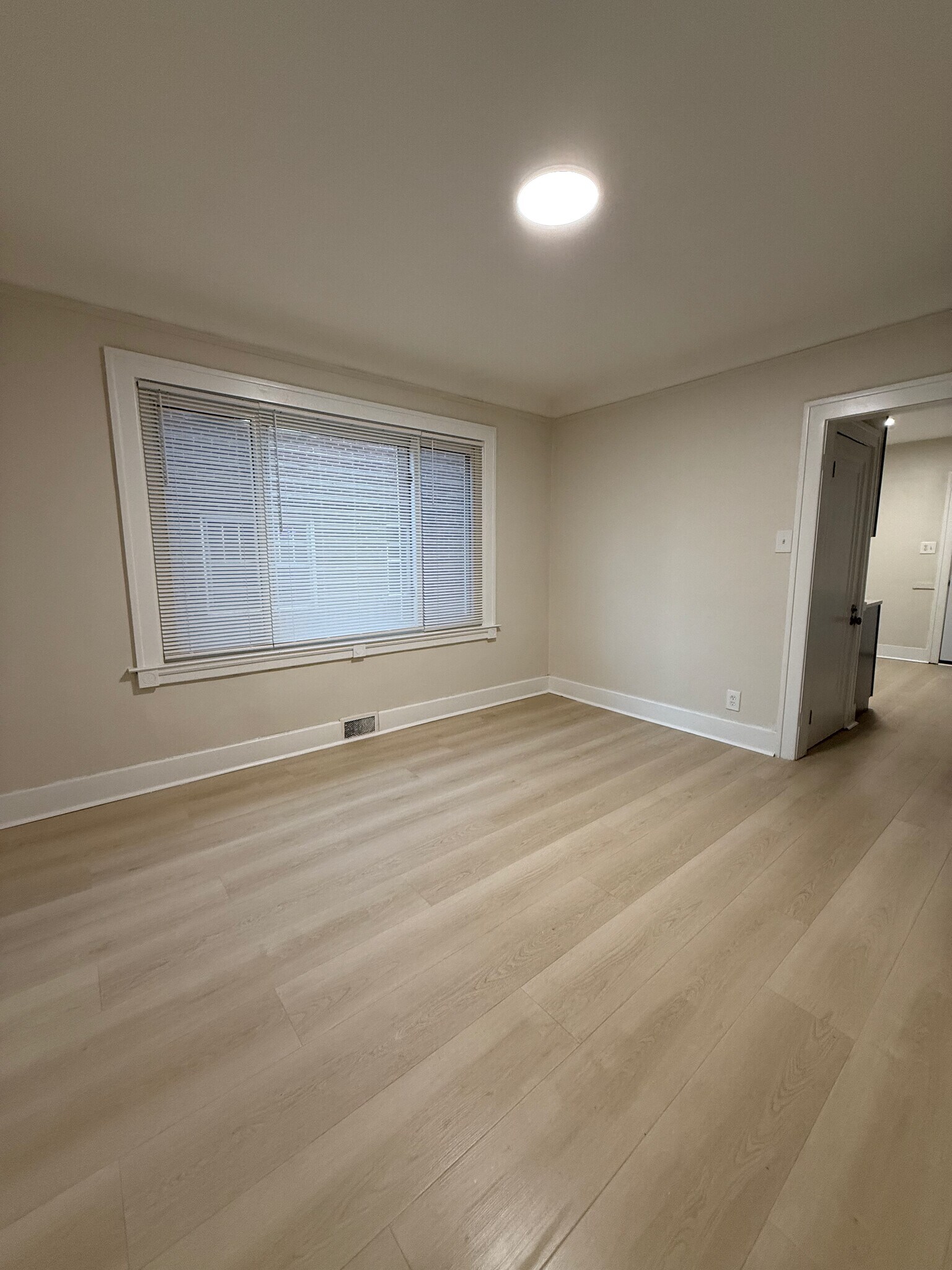 Building Photo - 5075 Somerset Ave