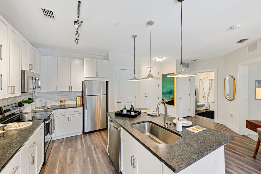 Building Photo - Ridley on Main