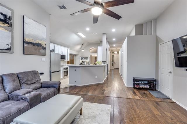 Building Photo - 2013 Knights Ct