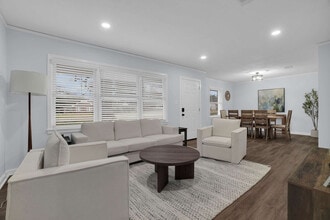 Building Photo - 610 S Georgetown Dr