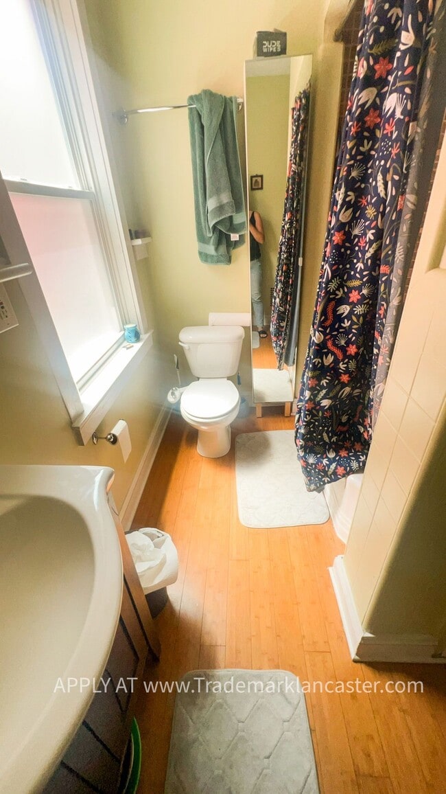 Building Photo - 40 N Plum St