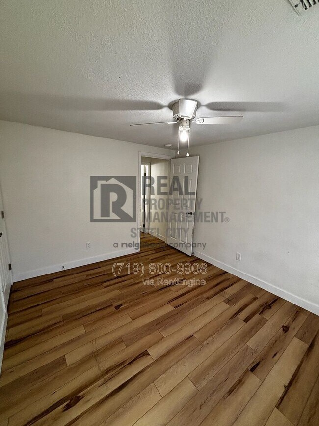 Building Photo - 607 W 15th St