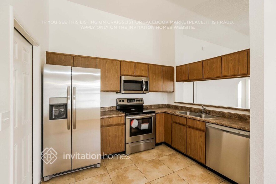 Building Photo - 8917 W Indianola Ave