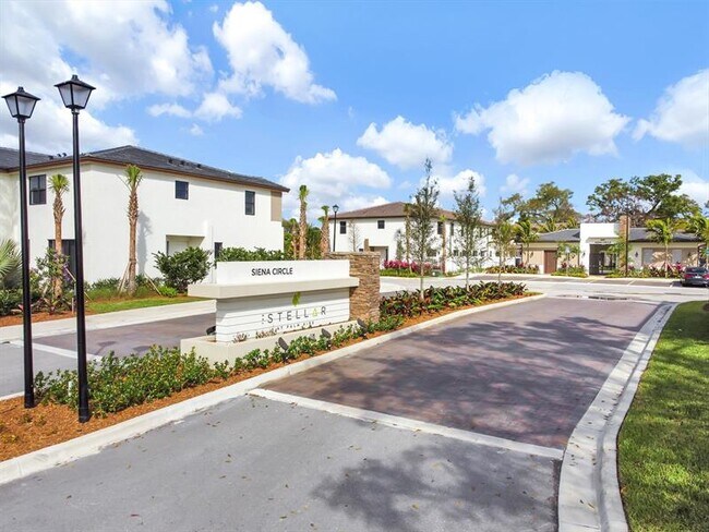 Building Photo - 712 Del Vista Rd