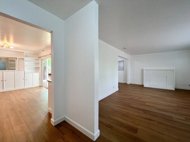 Building Photo - Updated Three Bedroom Napa Home