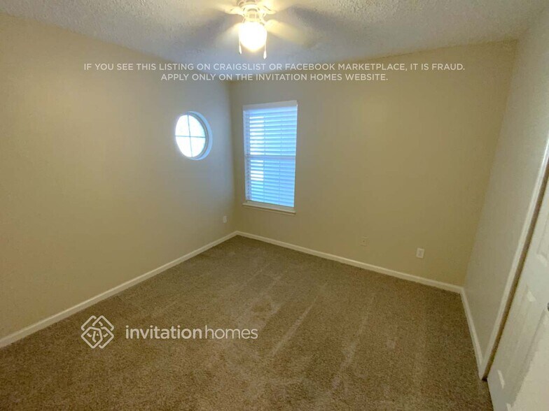 Building Photo - 572 Prosperity Lake Dr