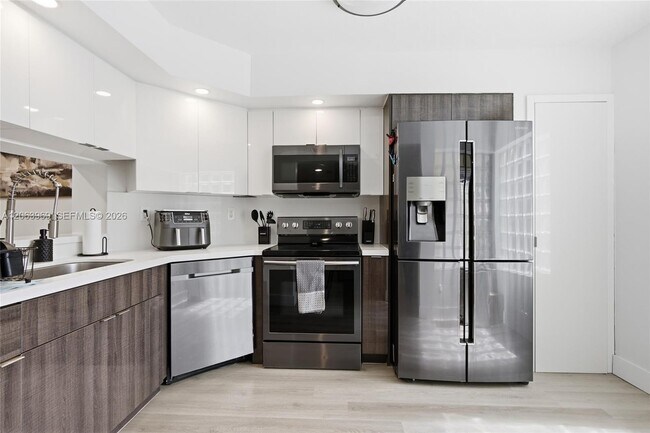 Building Photo - 8855 SW 131st Ct