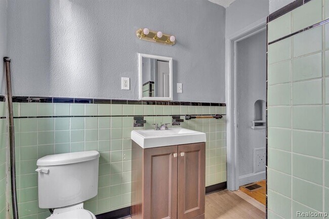 Building Photo - 17701 Manderson Rd