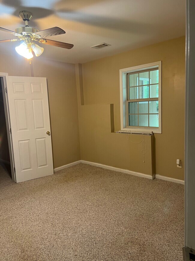 1st Bedroom - 103 Horseshoe Springs Ct NE