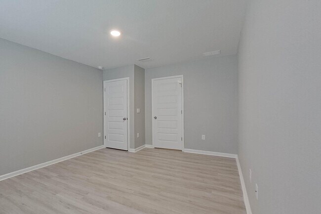 Building Photo - 128 Swallowtail Ln