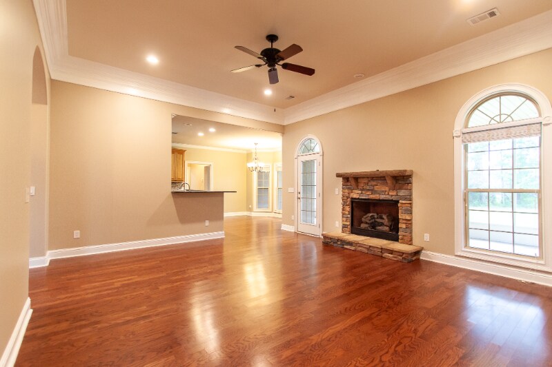 Building Photo - 2025 Keystone Dr