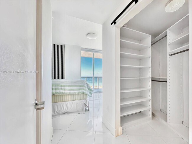 Building Photo - 6700 Indian Creek Dr