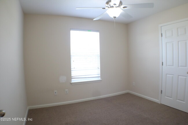 Building Photo - 175 Starlis Pl
