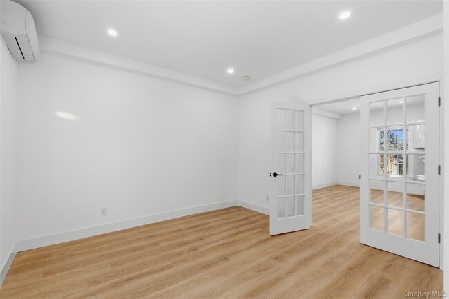 Building Photo - 134 E Main St