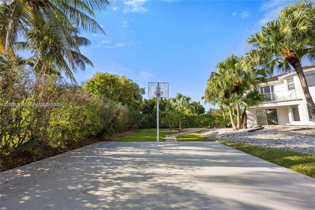 Building Photo - 16449 SW 84th Pl