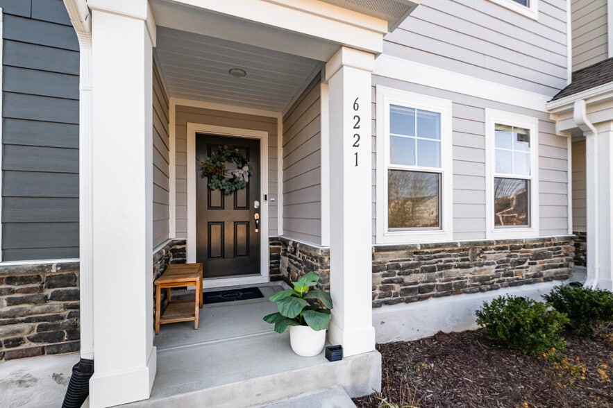 Building Photo - Room in Townhome on Truxton Ln