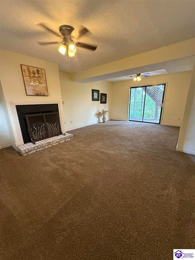 Building Photo - 105 Candy Ct