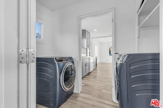 Building Photo - 13536 Hamlin St