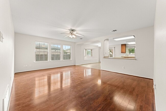 Building Photo - Westwood Subdivision / One Story / Culdesac / Ref, Washer & Dryer / Leander Schools