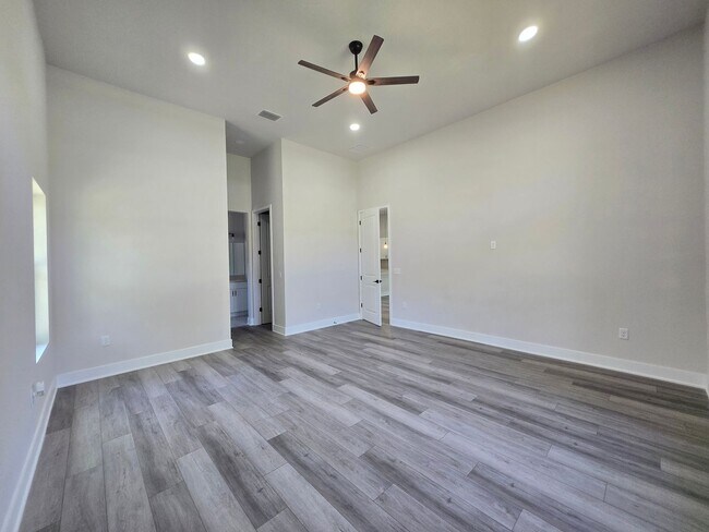 Building Photo - Newer Construction- 3 bed 2 bath Patio Home on the Golf Course – Turkey Creek