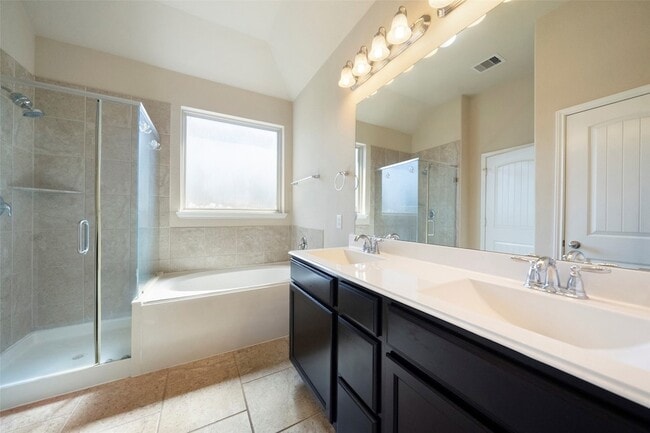 Building Photo - 13206 Clover Creek Point Ln